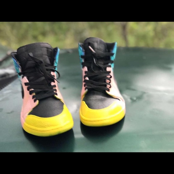 Air Jordan 1 Retro High - Picture 2 of 3